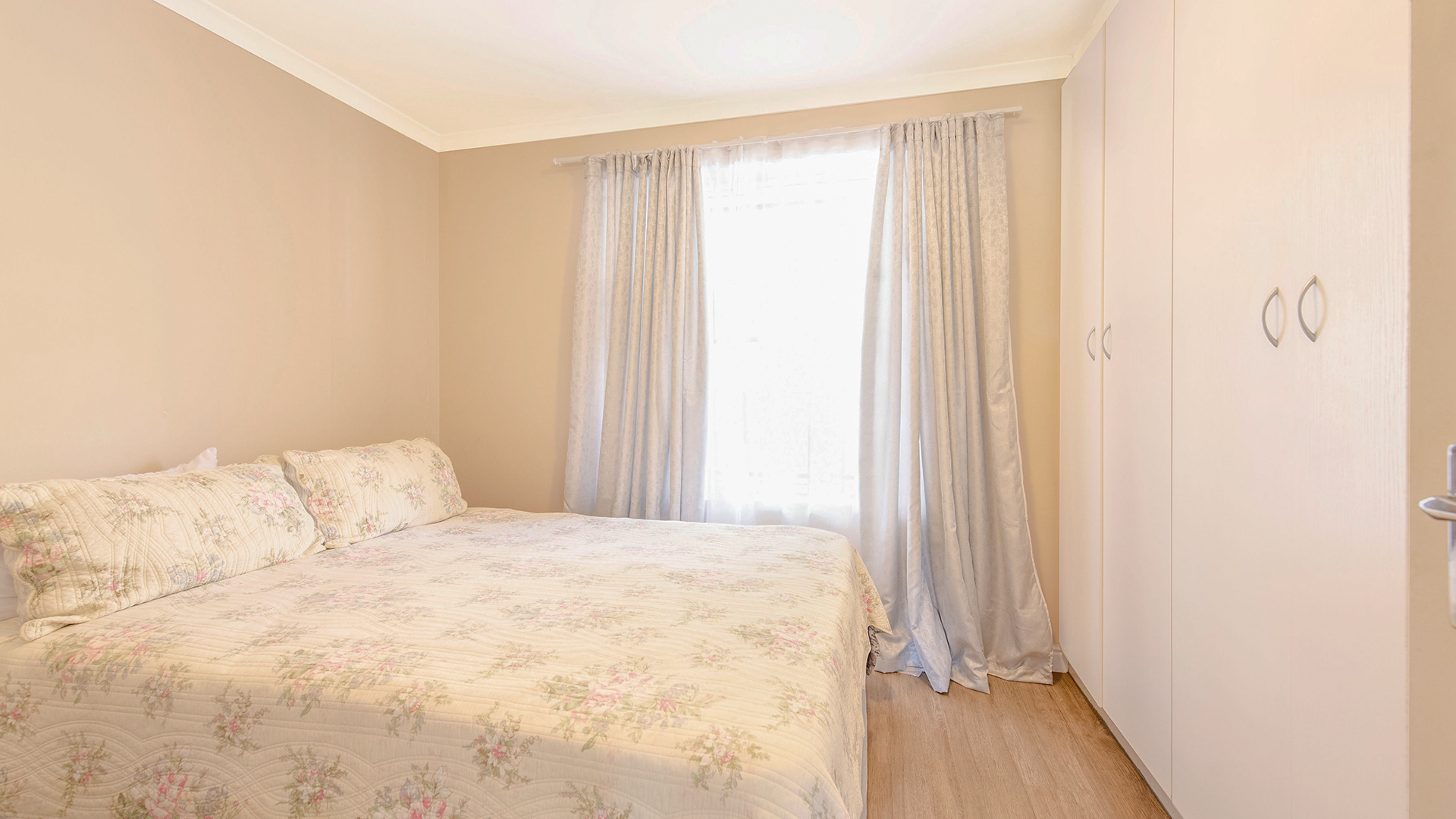 2 Bedroom Property for Sale in Okennedyville Western Cape